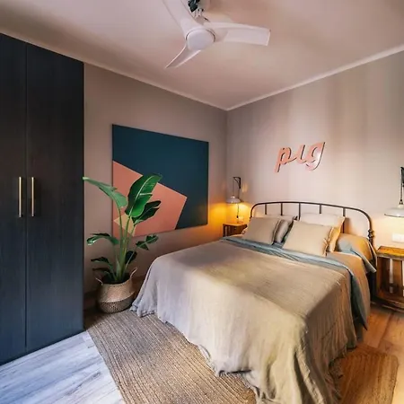 Comfortable 3-bedroom Next To Sagrada Familia *