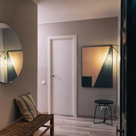 Comfortable 3-bedroom Next To Sagrada Familia Apartment