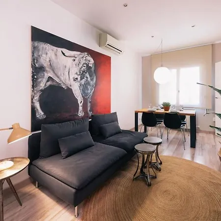 Comfortable 3-bedroom Next To Sagrada Familia Apartment