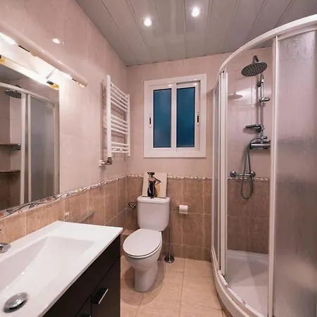Comfortable 3-bedroom Next To Sagrada Familia *
