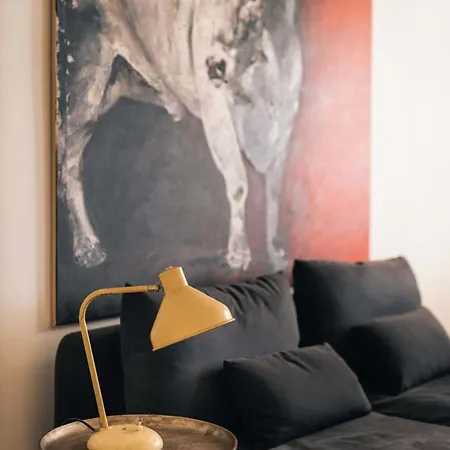 Comfortable 3-bedroom Next To Sagrada Familia