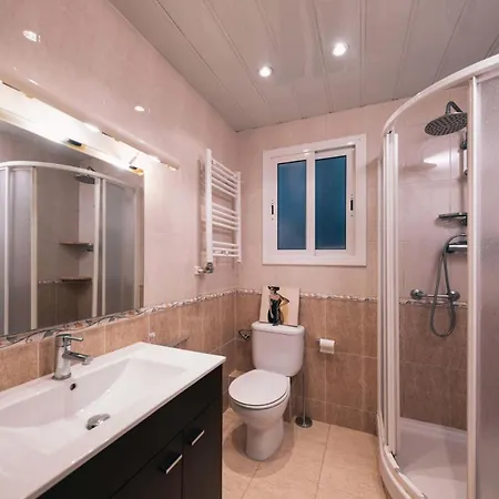 Apartment Comfortable 3-bedroom Next To Sagrada Familia Barcelona